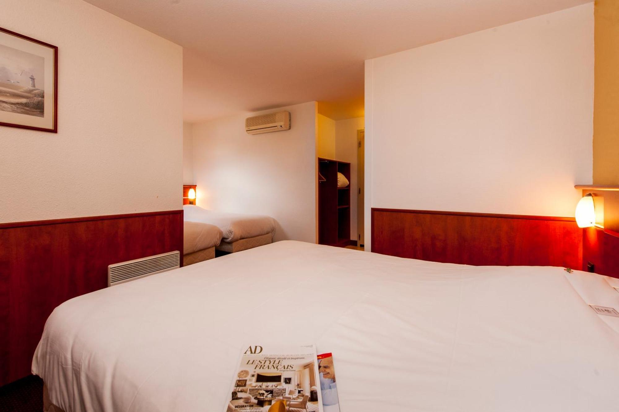 Brit Hotel Agen - L'Aquitaine Le Passage  Екстериор снимка