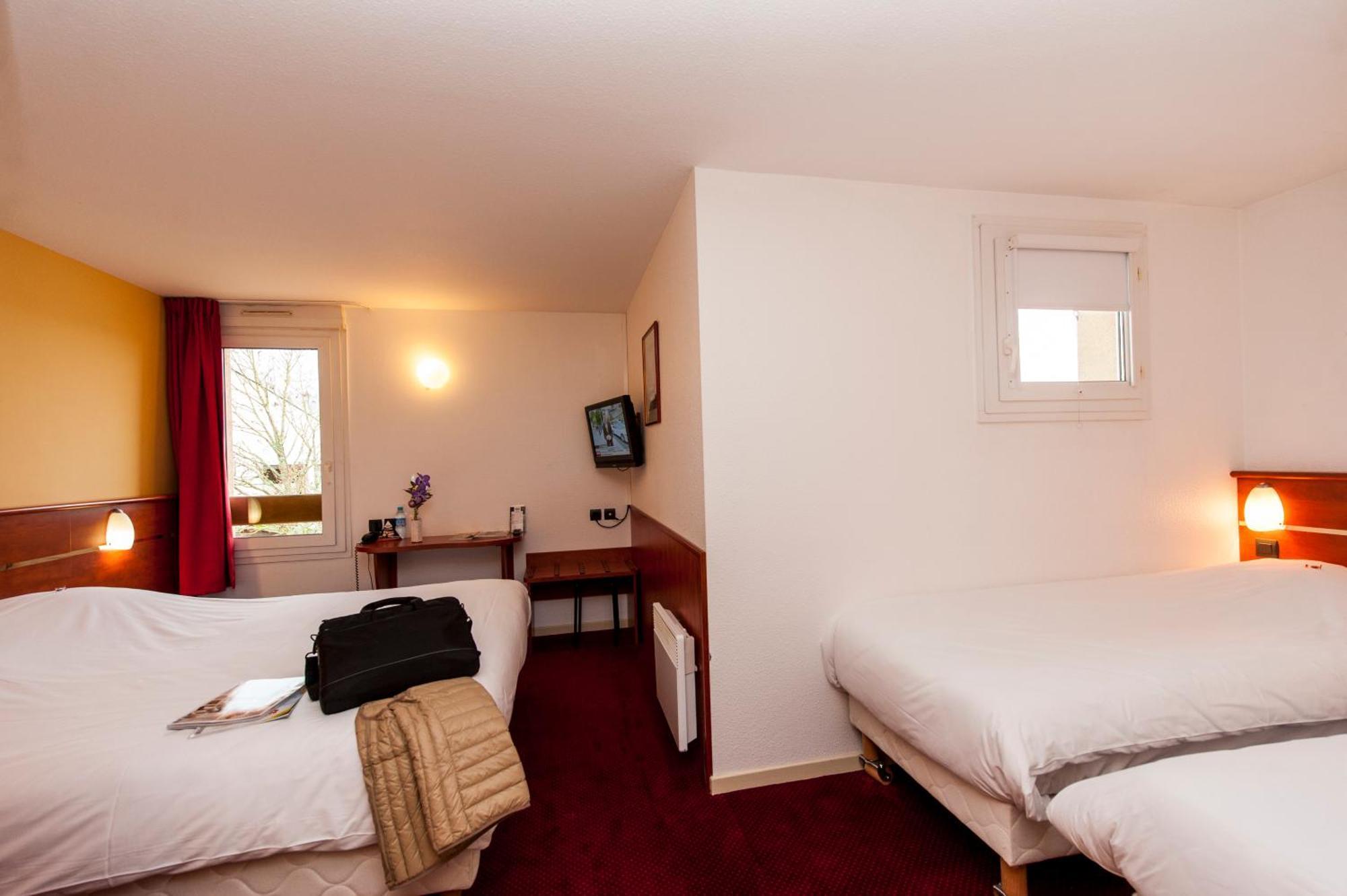 Brit Hotel Agen - L'Aquitaine Le Passage  Екстериор снимка