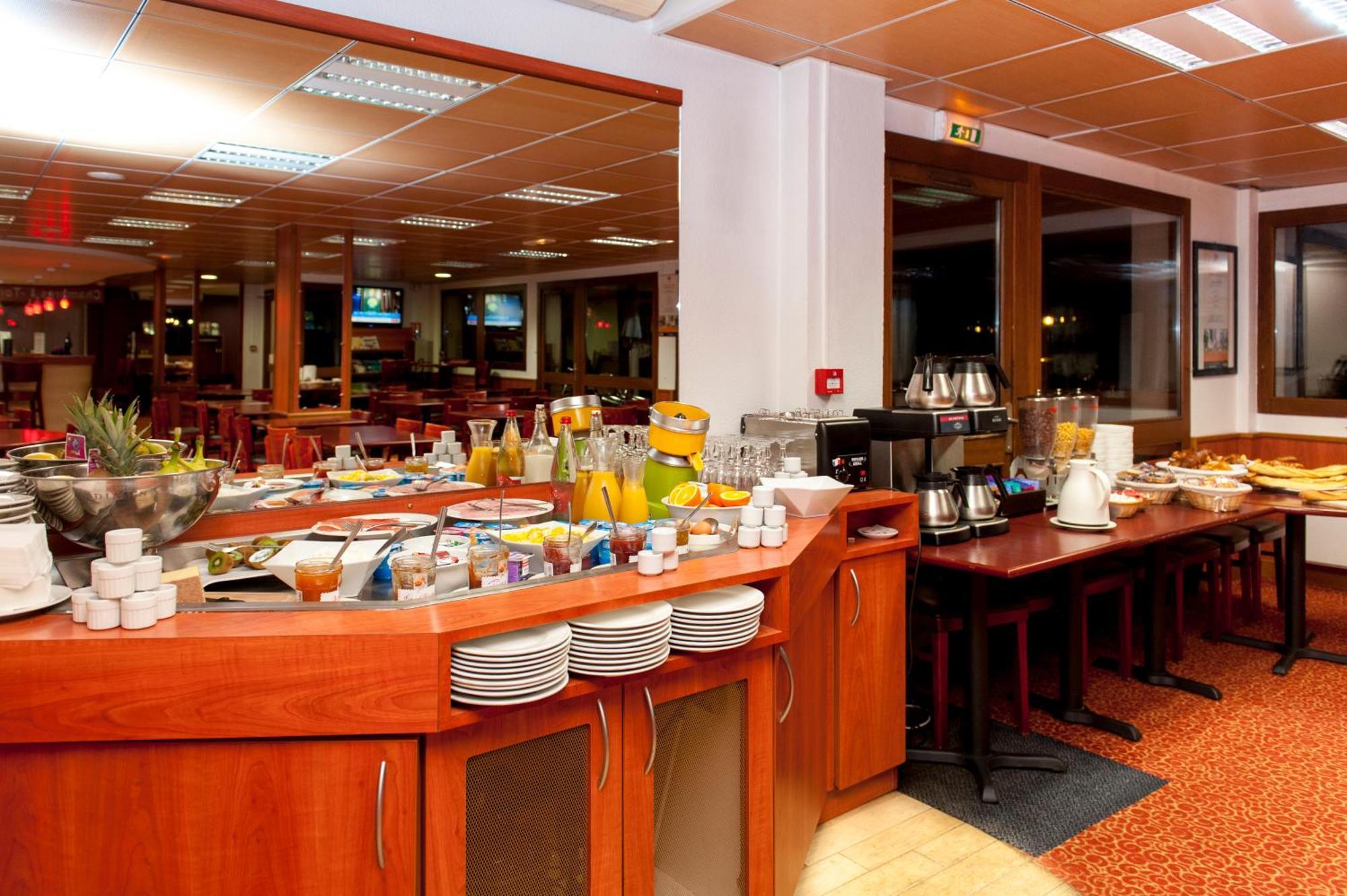 Brit Hotel Agen - L'Aquitaine Le Passage  Екстериор снимка