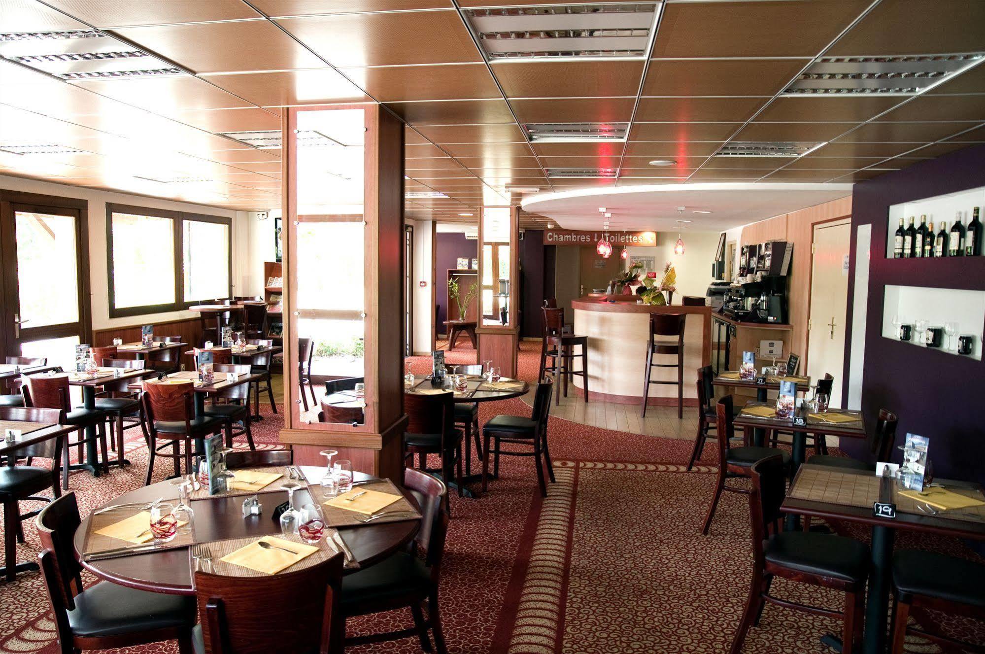 Brit Hotel Agen - L'Aquitaine Le Passage  Екстериор снимка